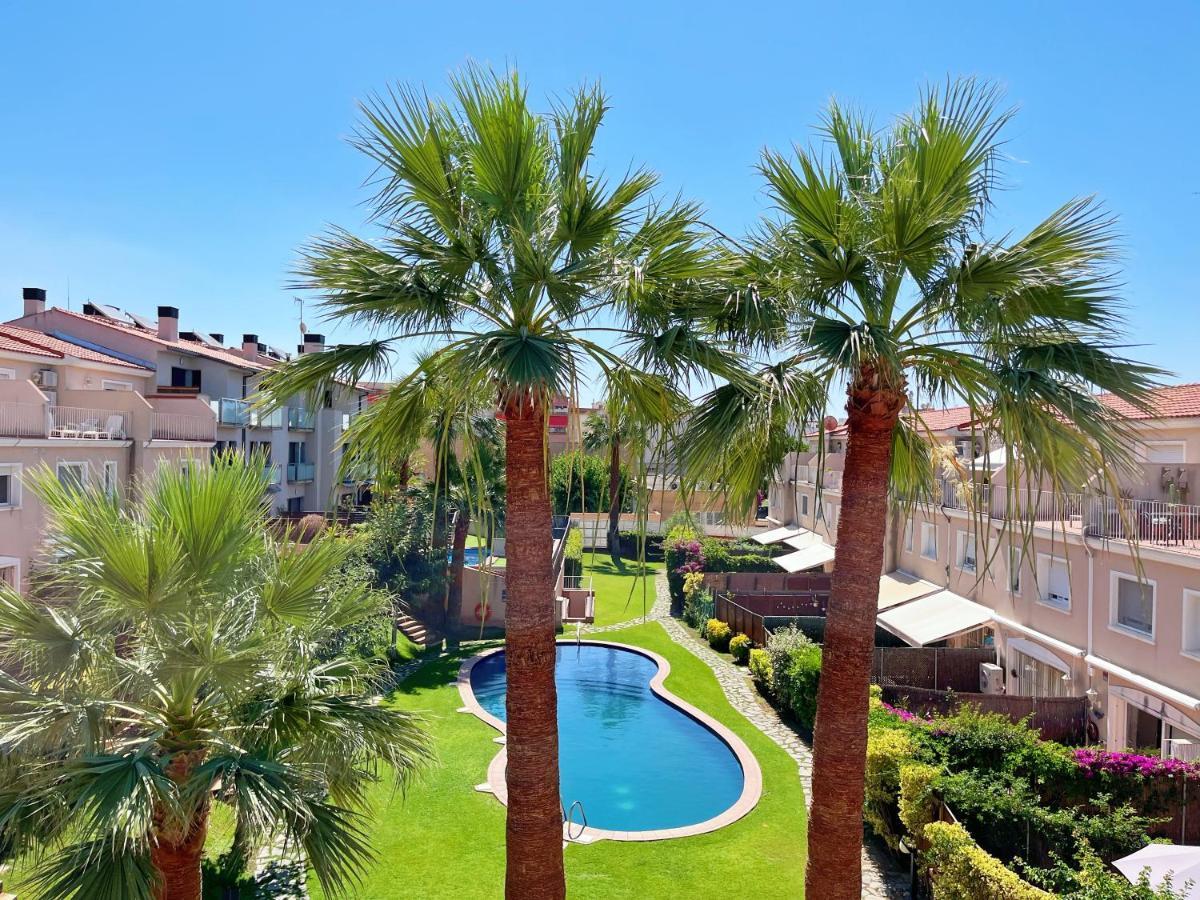 Cheerful Townhouse Center Sitges 5 Bedrooms Pool And Terrace Exterior photo