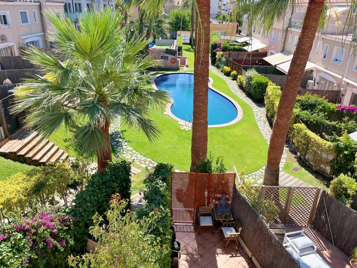 Cheerful Townhouse Center Sitges 5 Bedrooms Pool And Terrace Exterior photo